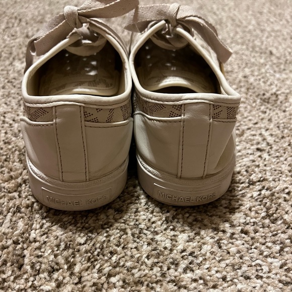 Michael Kors Sneakers - Picture 3 of 7
